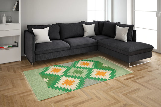 GREY AND GREEN,FIVE FLOWER RUG